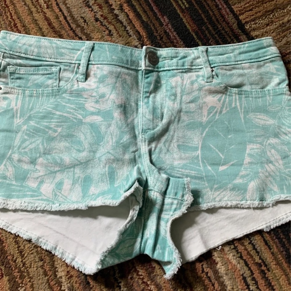Chip & pepper foliage shorts size 29
